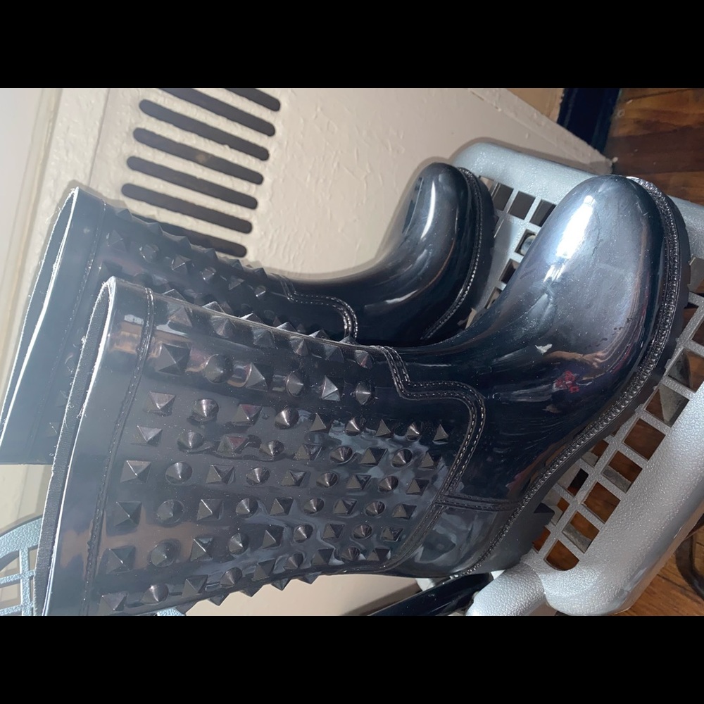 women rain boots